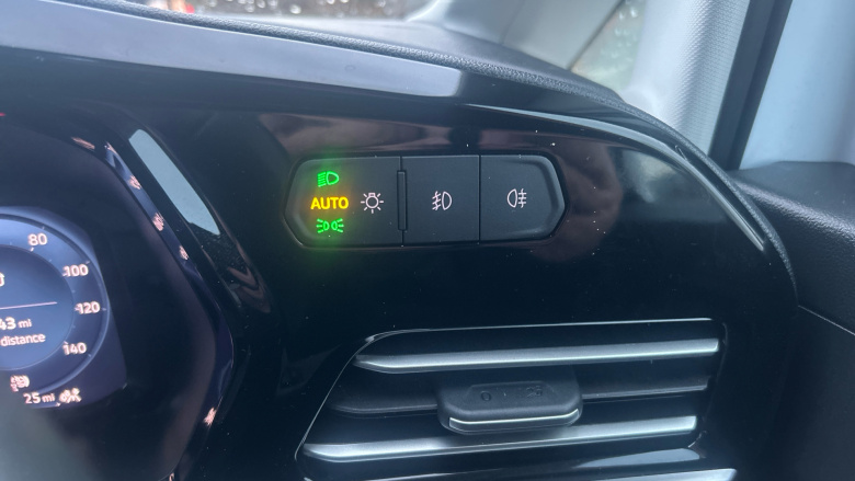 Ford Transit Connect 250 L2 Petrol 1.5 EcoBoost PHEV 150 Trend Van Auto